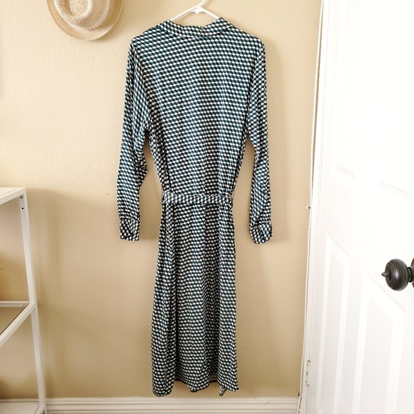 Dress with belt - Picture 3 of 4